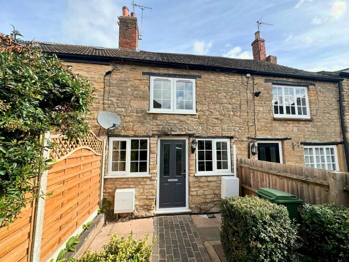 1 Bedroom Cottage To Rent In Clickers Yard, Yardley Road, MK46