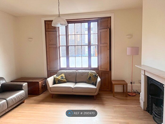 3 Bedroom Semi-Detached House To Rent In Elia Street, London, N1