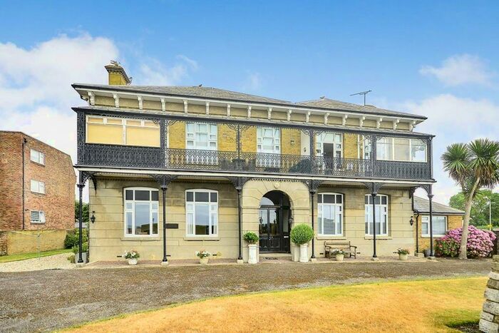 2 Bedroom Flat To Rent In Marine Road, Walmer, Deal, Kent, CT14