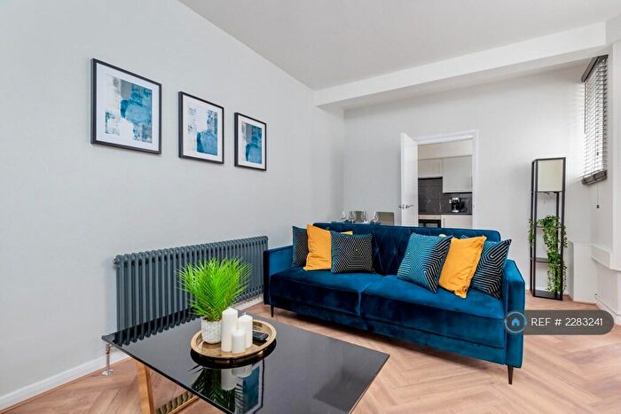 2 Bedroom Flat To Rent In Bell Street, London, NW1
