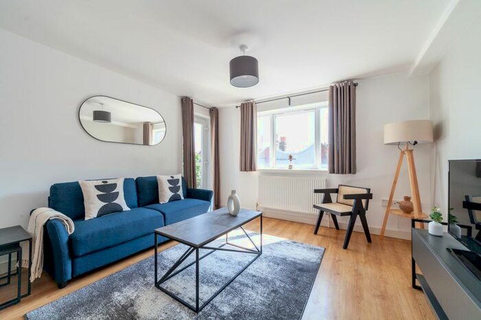 1 Bedroom Flat To Rent In Abbey Road, London, SW19