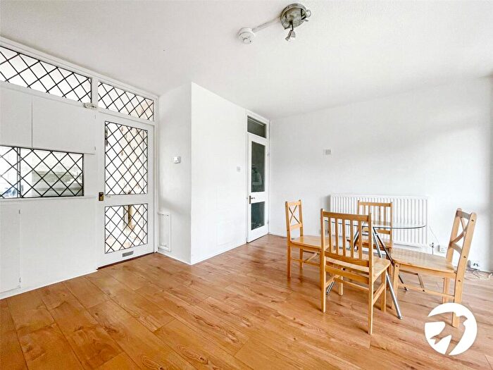 1 Bedroom Flat To Rent In Hartslock Drive, London, Abbey Wood, SE2