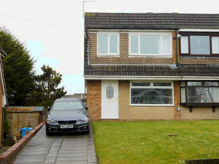 3 Bedroom Semi-Detached House To Rent In Helston Drive, Royton, Oldham, OL2