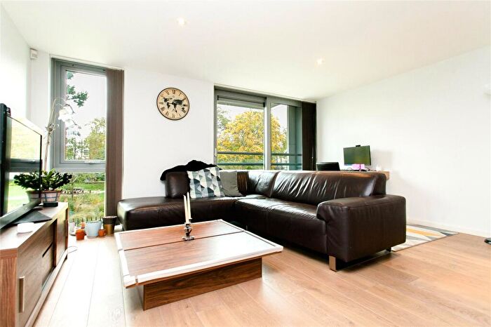 2 Bedroom Flat To Rent In Blackthorn Avenue, Islington, N7