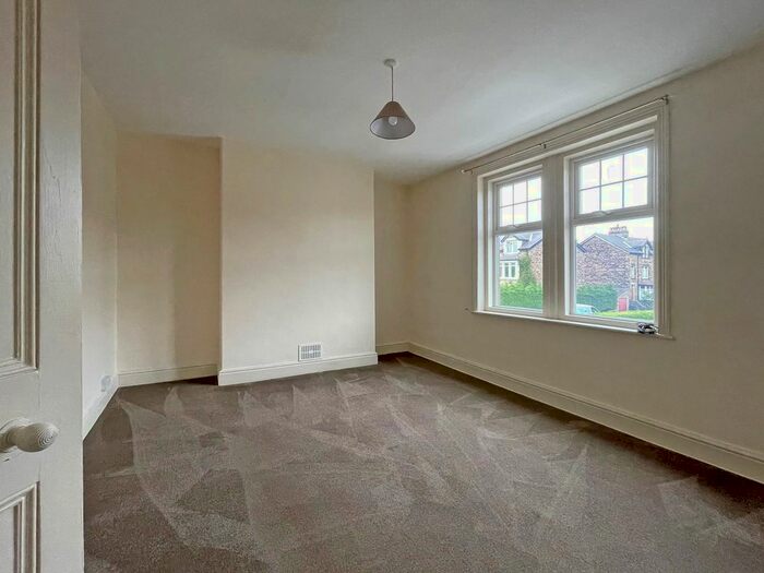 2 Bedroom Flat To Rent In Kings Road, Harrogate, HG1