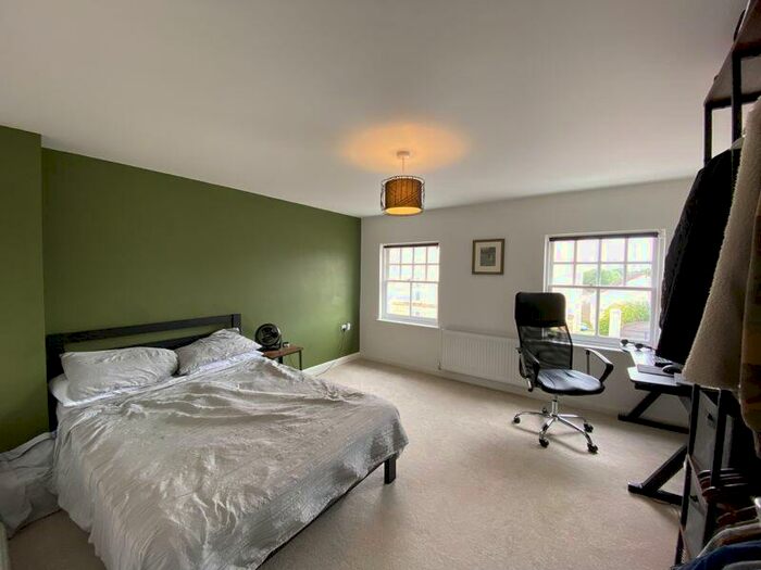 1 Bedroom Flat To Rent In London Road, Chippenham, SN15