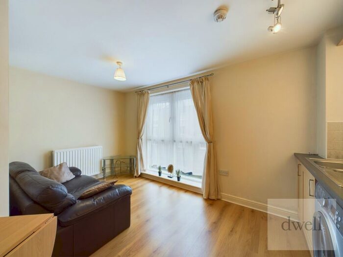 1 Bedroom Flat To Rent In Edinburgh Avenue, Armley, Leeds, LS12