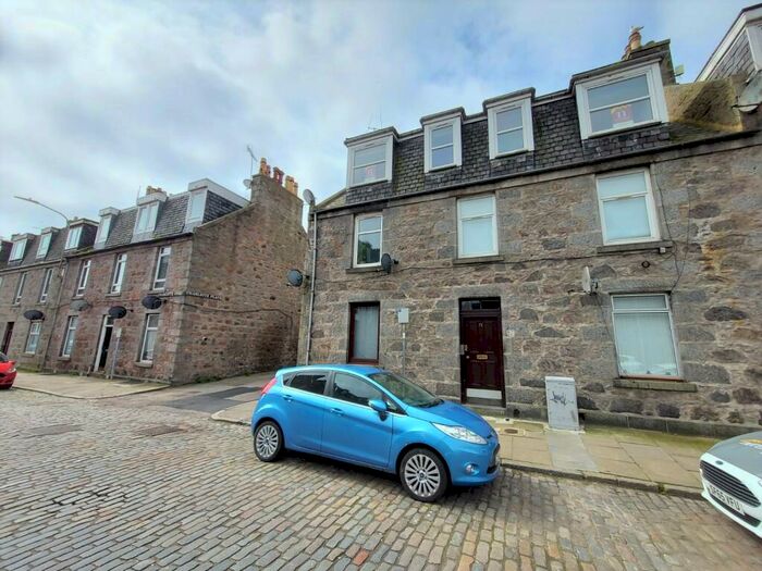 3 Bedroom Flat To Rent In Charlotte Street, The City Centre, Aberdeen, AB25