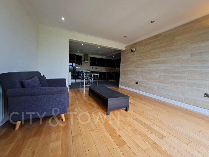 2 Bedroom Apartment To Rent In Copperfield Road, London, E3
