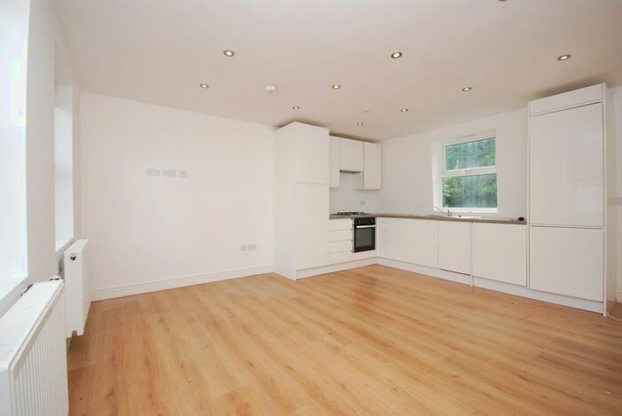 2 Bedroom Flat To Rent In Melbourne Grove, London, SE22