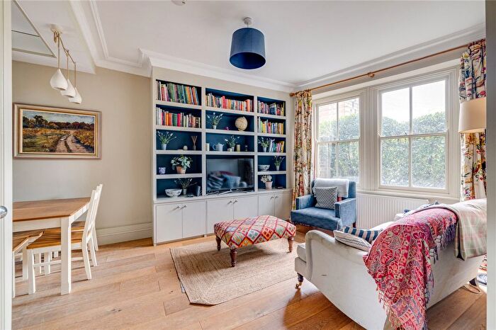 2 Bedroom Flat For Sale In Broughton Road, London, SW6