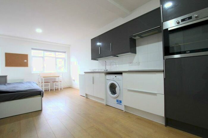 Studio To Rent In Mavros House, Vale Road, N4