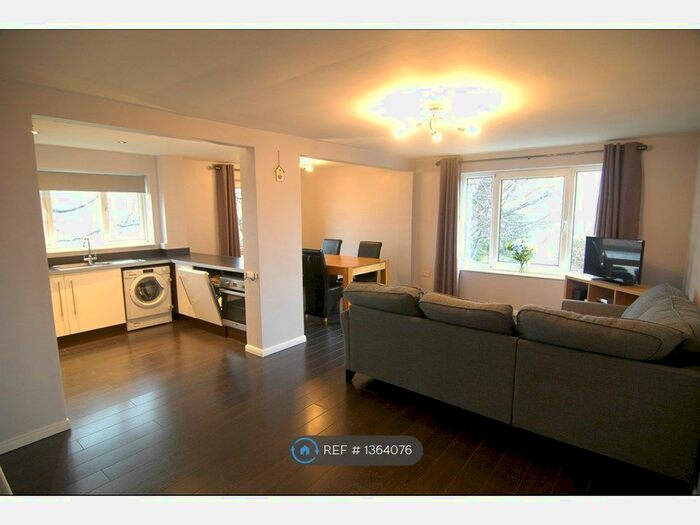 2 Bedroom Flat To Rent In Nz, Sheffield, S17