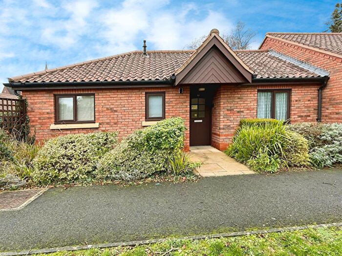 2 Bedroom Flat For Sale In Honeywell Close, Oadby, LE2