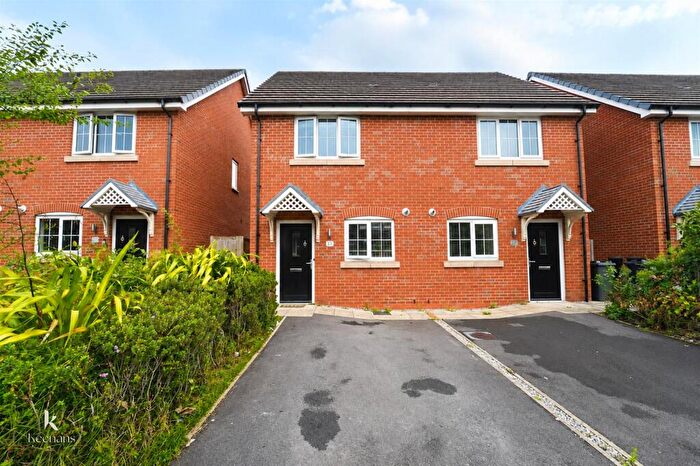 2 Bedroom House For Sale In Kennedy Road, Salford, M5