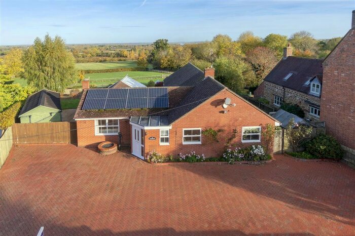 4 Bedroom Detached Bungalow For Sale In Southam Road, Napton, Southam, CV47