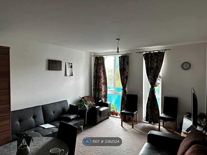 2 Bedroom Flat To Rent In Otto Road, Welwyn Garden City, AL7