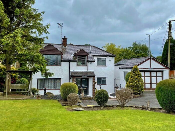 3 Bedroom Detached House For Sale In Heol Offa, Coedpoeth, LL11