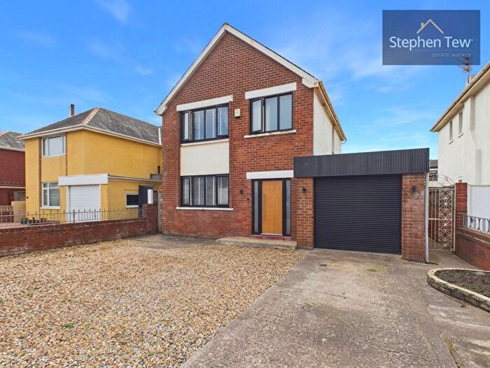 2 Bedroom Detached House For Sale In Freemantle Avenue, Blackpool, FY4