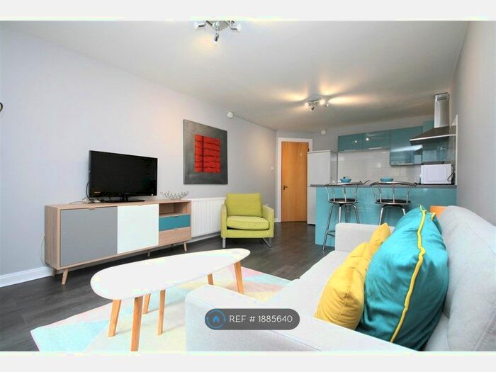 2 Bedroom Flat To Rent In Duke Street, Glasgow, G31