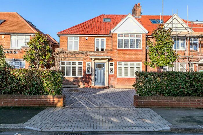 4 Bedroom Semi-Detached House To Rent In Dicey Avenue, London, NW2