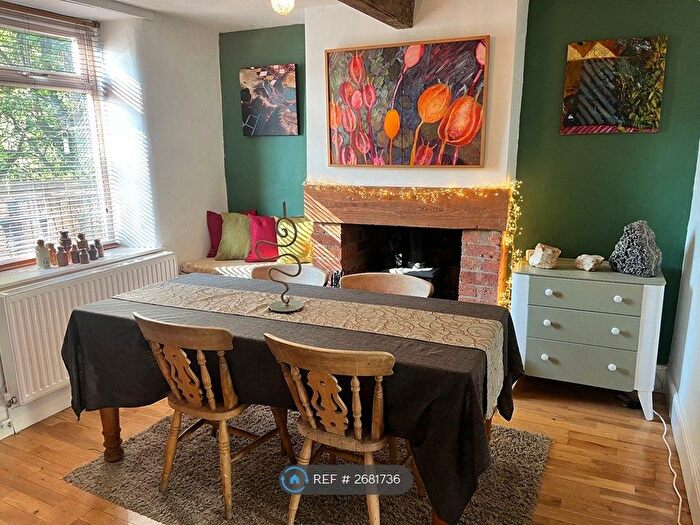 4 Bedroom Detached House To Rent In Railway Cottages, Nottingham, NG16