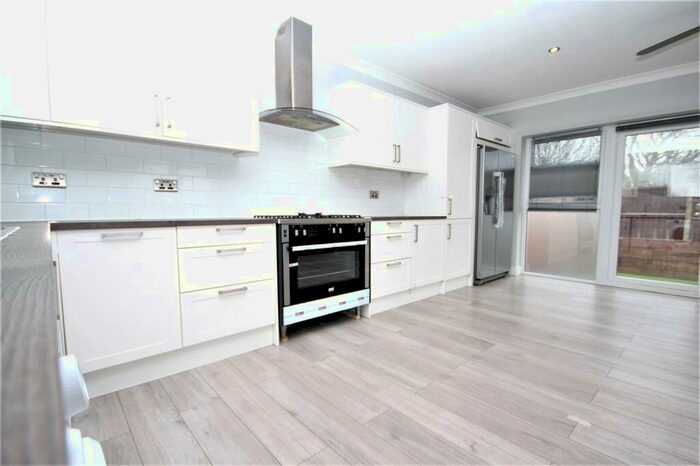 2 Bedroom Bungalow To Rent In Barncroft Road, Loughton, IG10