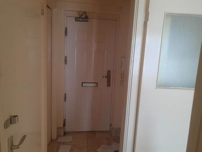 1 Bedroom Flat To Rent In Comet Close, Leicester, LE3