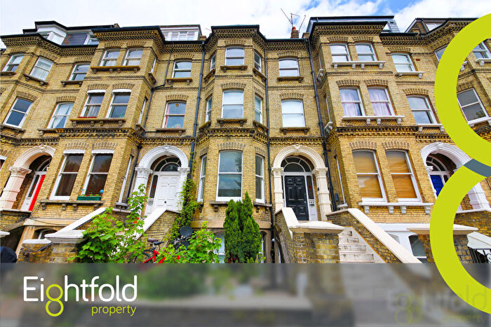 3 Bedroom Flat To Rent In Cromwell Road, Hove, BN3