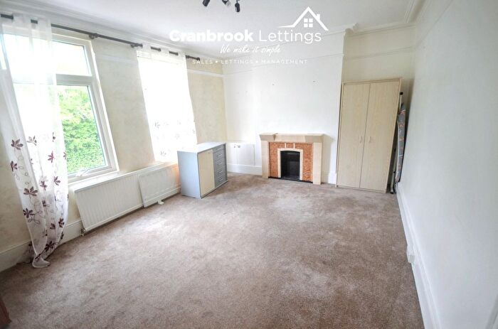 2 Bedroom Flat To Rent In Lambourne Road, Chigwell, IG7