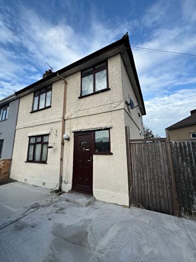3 Bedroom Terraced House To Rent In Princes Road, Ilford, IG6