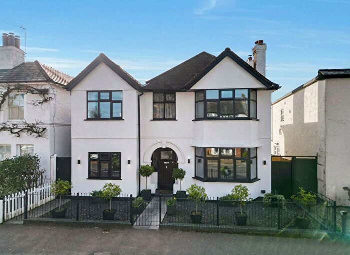 5 Bedroom Detached House For Sale In Cherry Orchard Road, West Molesey, KT8