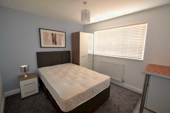 House Of Multiple Occupation To Rent In Gainsborough Road, Corby, NN18