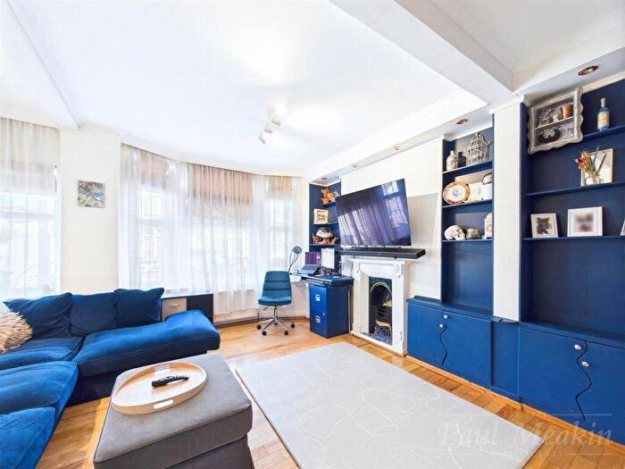 4 Bedroom Semi-Detached House For Sale In Sylverdale Road, Croydon, CR0