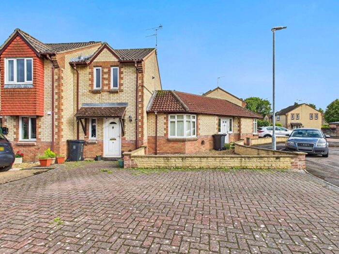 1 Bedroom Terraced House For Sale In Archer Close, Swindon, SN2