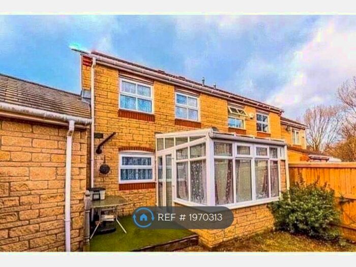 3 Bedroom Semi-Detached House To Rent In Henley Way, Frome, BA11