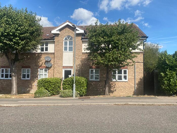 2 Bedroom Flat To Rent In Dickens Drive, Laindon, Basildon, Essex, SS15