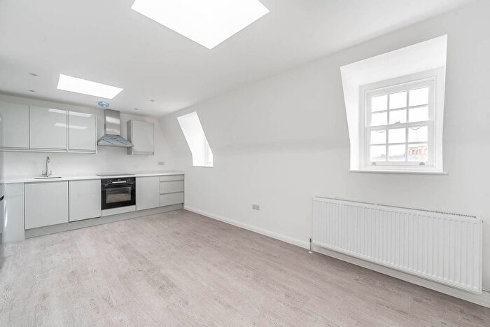 2 Bedroom Flat To Rent In Bridge Street, Pinner, HA5
