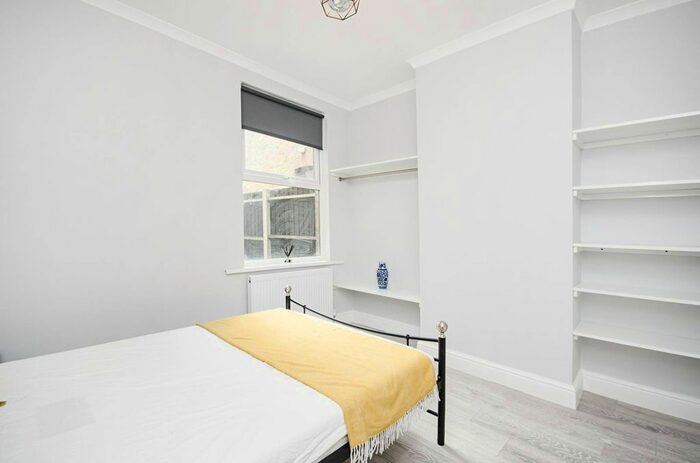 1 Bedroom Flat To Rent In Bloxhall Road, Leyton, London, E10