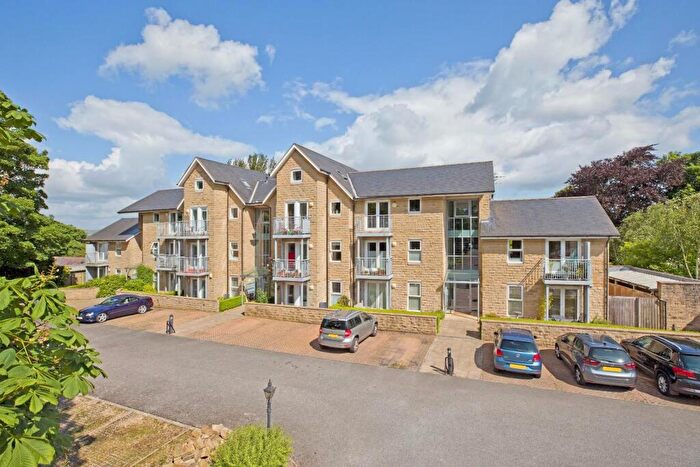 2 Bedroom Apartment For Sale In Ben Rhydding Road, Ilkley, LS29