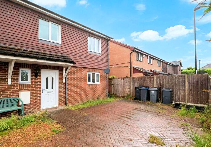 4 Bedroom Semi-Detached House For Sale In The Glade, Shirley, CR0