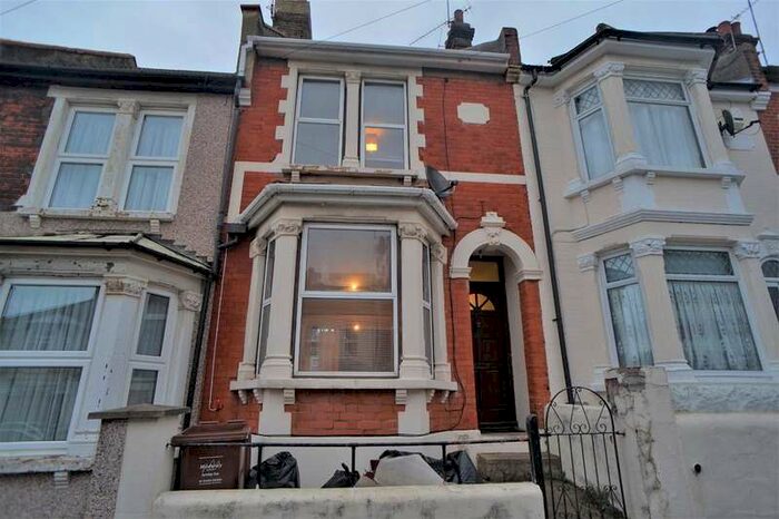 3 Bedroom Terraced House To Rent In Ross Street, Rochester, Kent, ME1