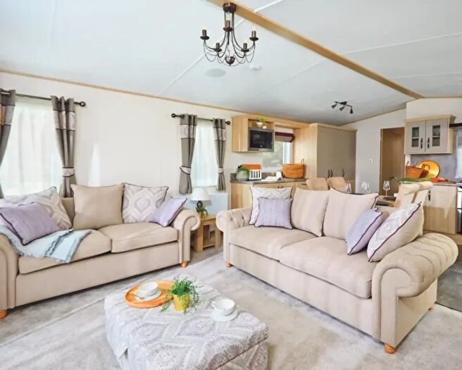 2 Bedroom Park Home For Sale In Shorefield Road, Downton, Lymington, SO41