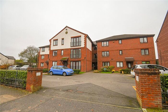 2 Bedroom Flat For Sale In Thingwall Road, Wirral, CH61