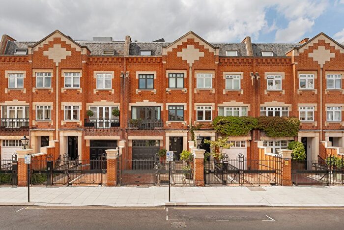 6 Bedroom Town House For Sale In Flood Street, Chelsea, London, SW3