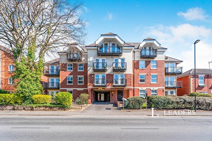 2 Bedroom Apartment To Rent In Perham House, Hill Lane, Southampton, SO15