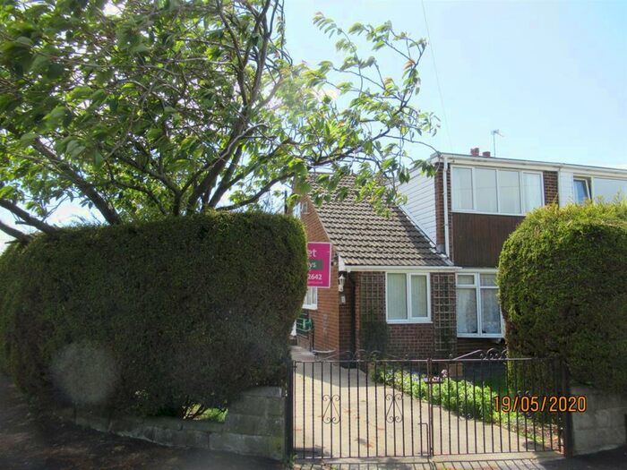 4 Bedroom Semi-Detached Bungalow To Rent In Wolsey Croft, Sherburn In Elmet, Leeds, LS25