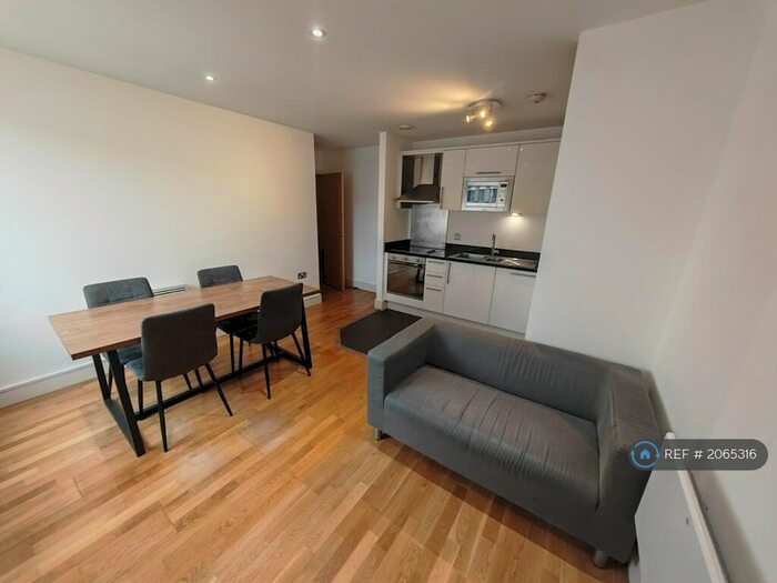 1 Bedroom Flat To Rent In Wharfside Point South, London, E14