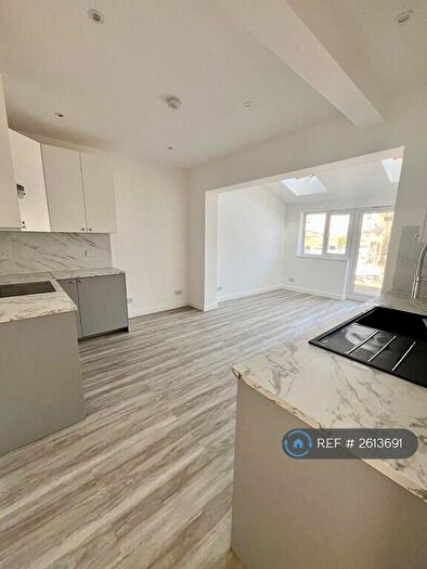 3 Bedroom Semi-Detached House To Rent In Westminster St, Derby, DE24
