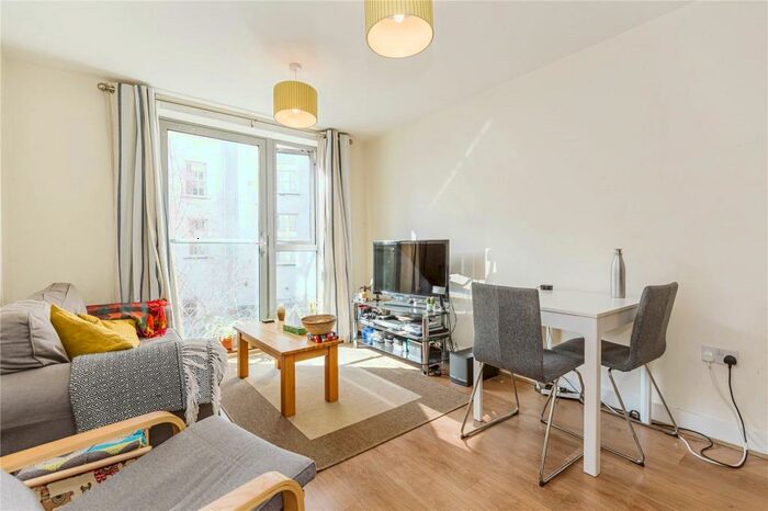 2 Bedroom Apartment To Rent In Armidale Place, Montpelier, Bristol, BS6